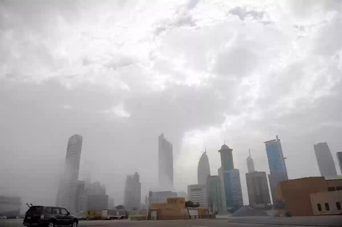 الطقس في الكويت ما زال مستقرًا وهذه توقعات سقوط الأمطار
