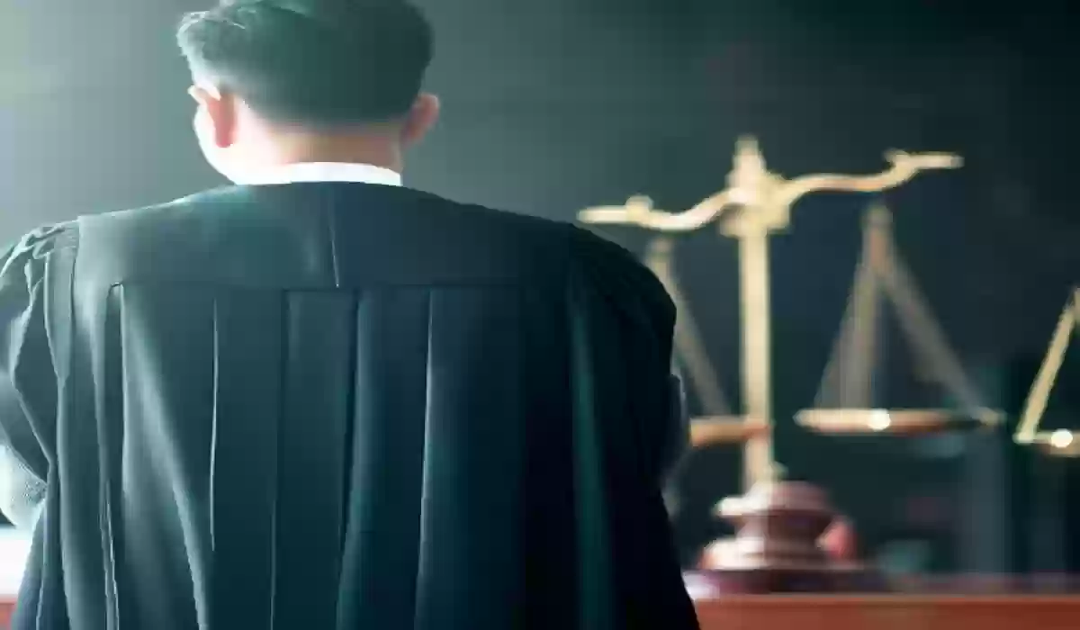 تقديم طلب إعادة قيد محام عبر وزارة العدل